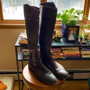 Black Vince Camuto boots